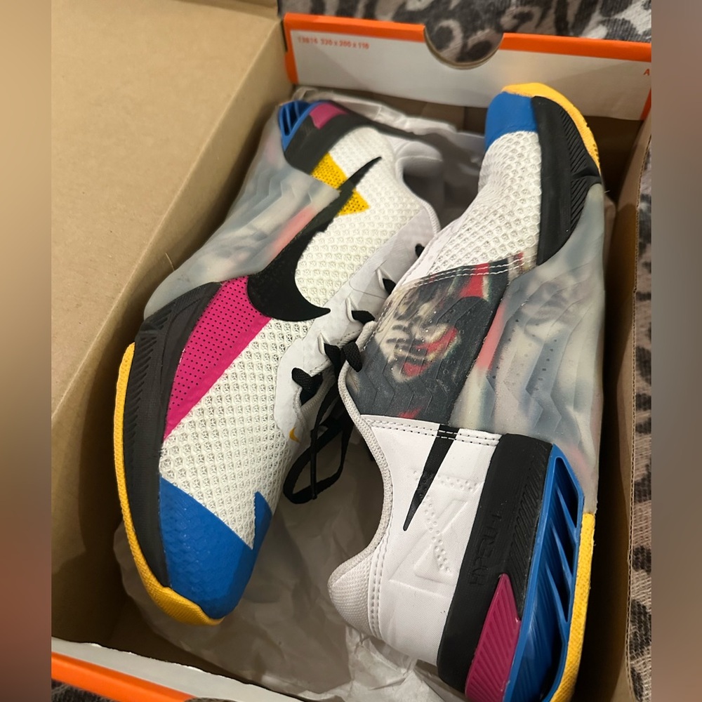 HARD TO FIND NIKE W FREE METCON 4